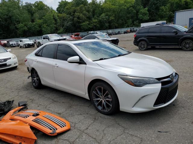  TOYOTA CAMRY 2016 Biały