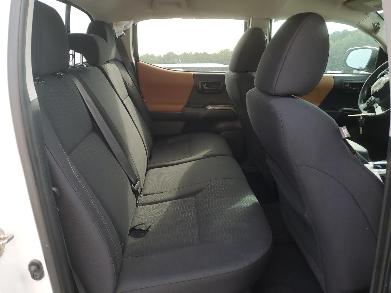 2017 Toyota Tacoma Double Cab VIN: 5TFAZ5CN1HX037432 Lot: 68738915