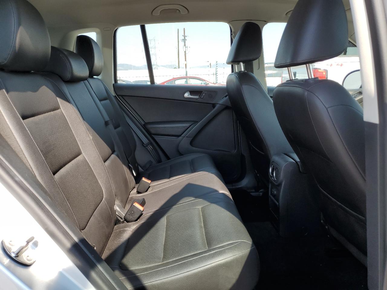 2017 Volkswagen Tiguan S VIN: WVGAV7AX4HK000380 Lot: 67418075