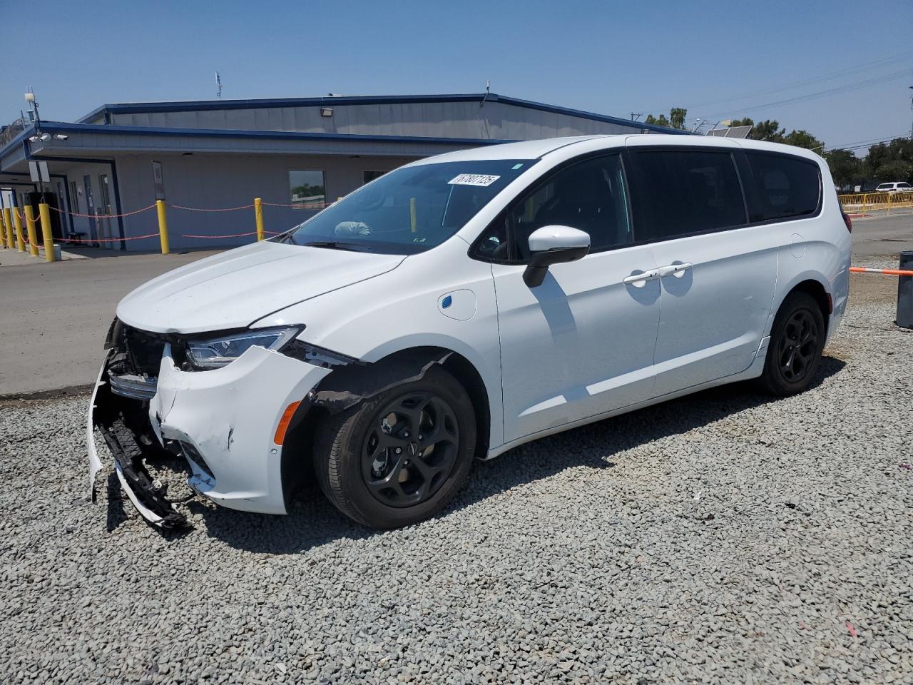 CHRYSLER PACIFICA 2023. Lot# 67807125. VIN 2C4RC1L74PR614577. Photo 1