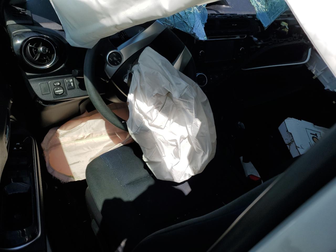 2016 Toyota Prius C VIN: JTDKDTB37G1133848 Lot: 70387155