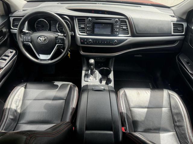 2017 TOYOTA HIGHLANDER LE  
