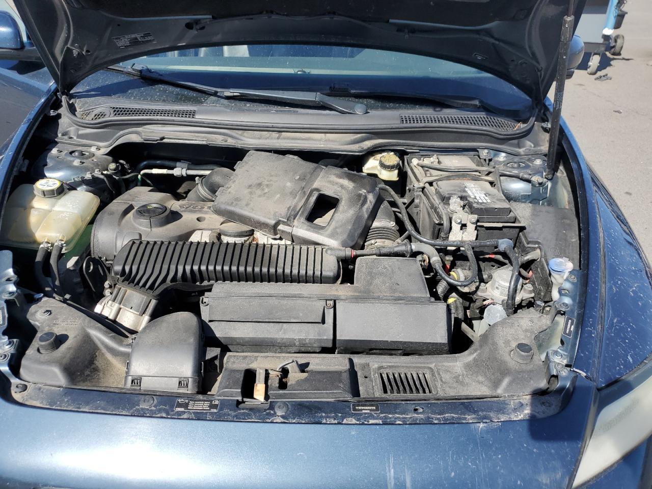 2011 Volvo S40 T5 VIN: YV1672MS2B2537919 Lot: 69201385