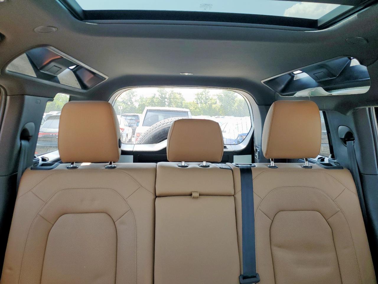 2025 Land Rover Defender 110 S VIN: SALEJ7EX8S2393926 Lot: 70332695