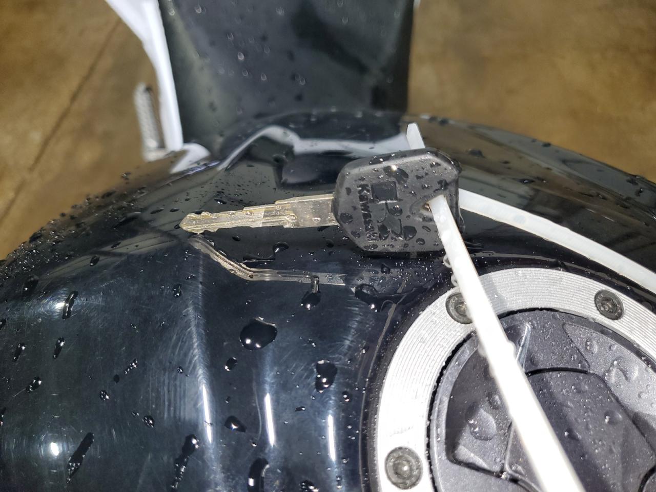 2014 Kawasaki Ex300 B VIN: JKAEX8B11EA004530 Lot: 70900175