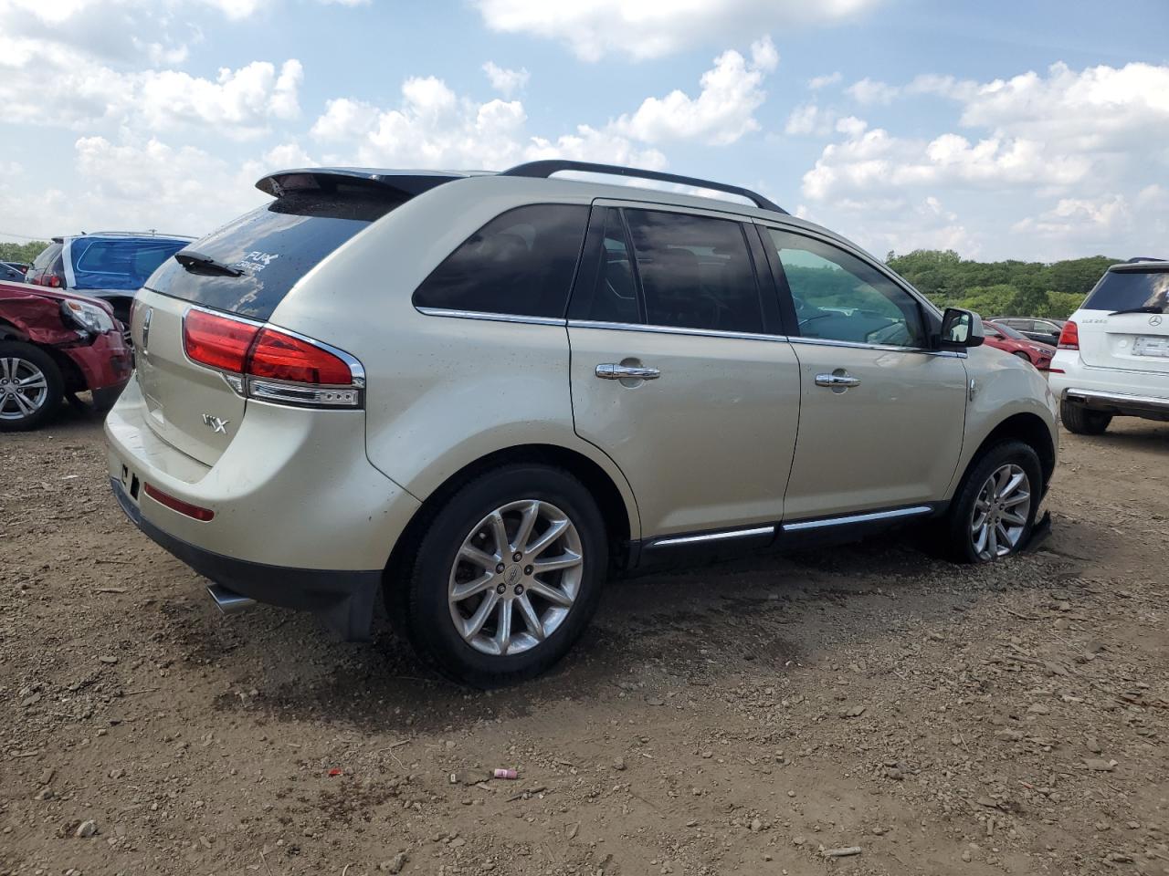 2011 Lincoln Mkx gold  Gasoline 2LMDJ6JK9BBJ11729 photo #4