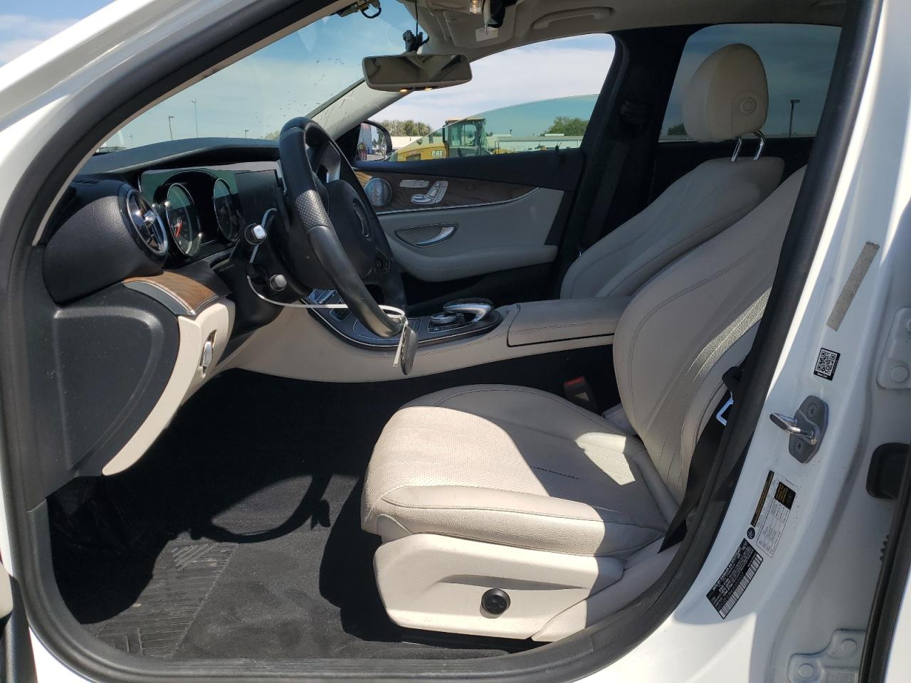 2018 Mercedes-Benz E 300 VIN: WDDZF4JB8JA352337 Lot: 69738665