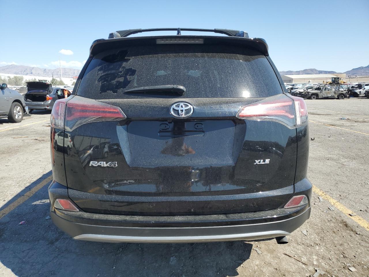 2017 Toyota Rav4 Xle VIN: 2T3WFREV5HW402802 Lot: 70208545