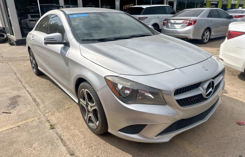 Sedans MERCEDES-BENZ CLA-CLASS 2014 Srebrny