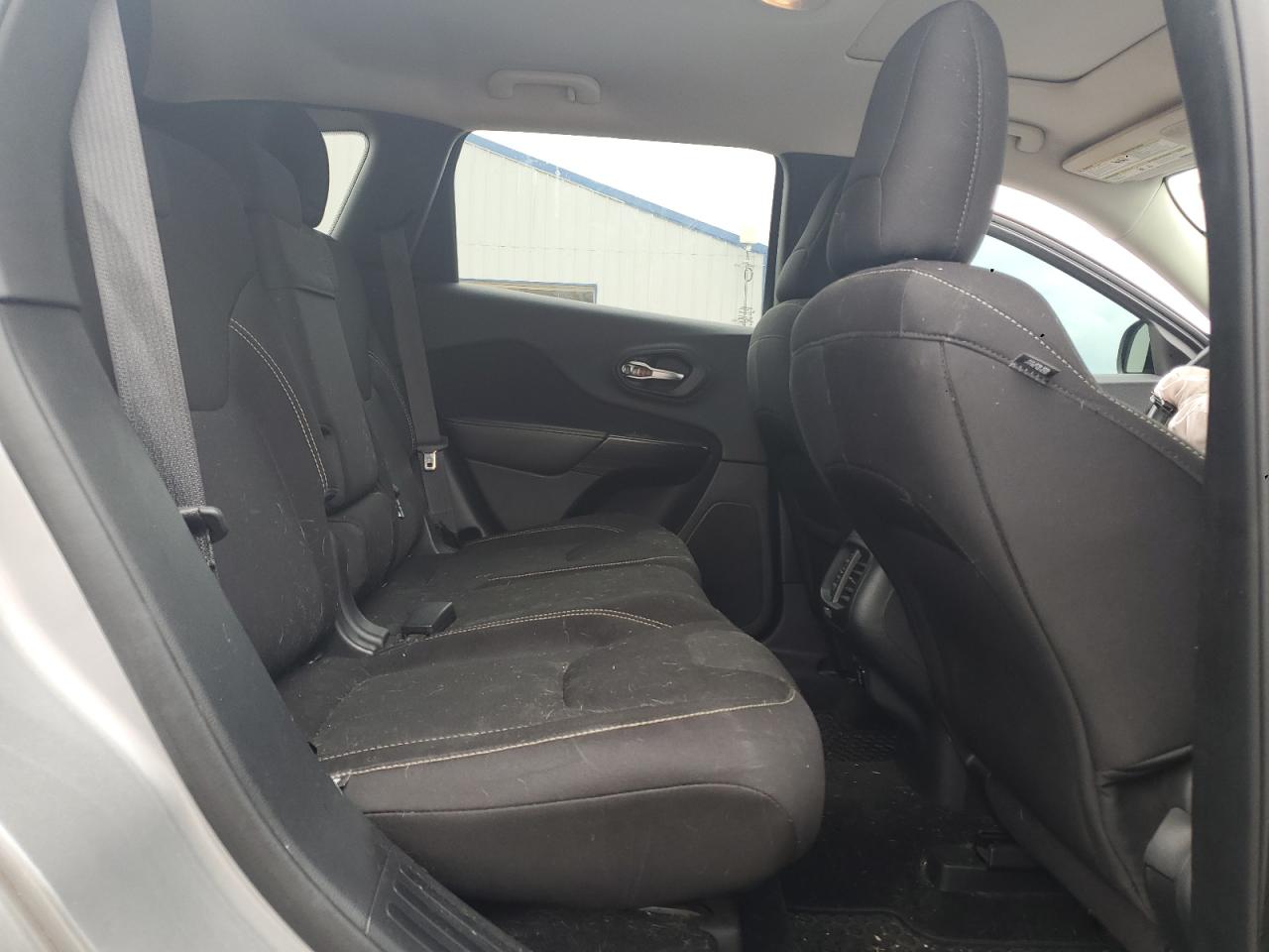 2015 Jeep Cherokee Latitude VIN: 1C4PJLCS0FW537175 Lot: 69350425