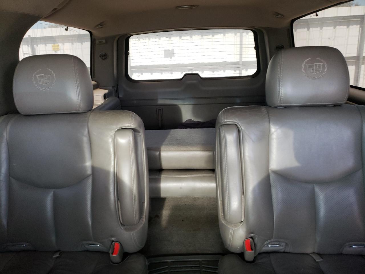 2004 Cadillac Escalade Esv VIN: 3GYFK66N74G330398 Lot: 69324385