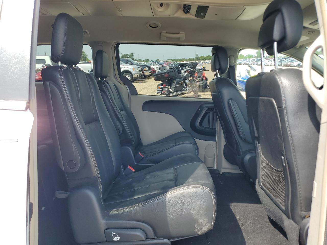 2016 Chrysler Town & Country Touring VIN: 2C4RC1BG2GR290238 Lot: 69406895