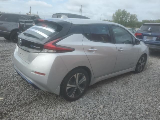  NISSAN LEAF 2018 Srebrny