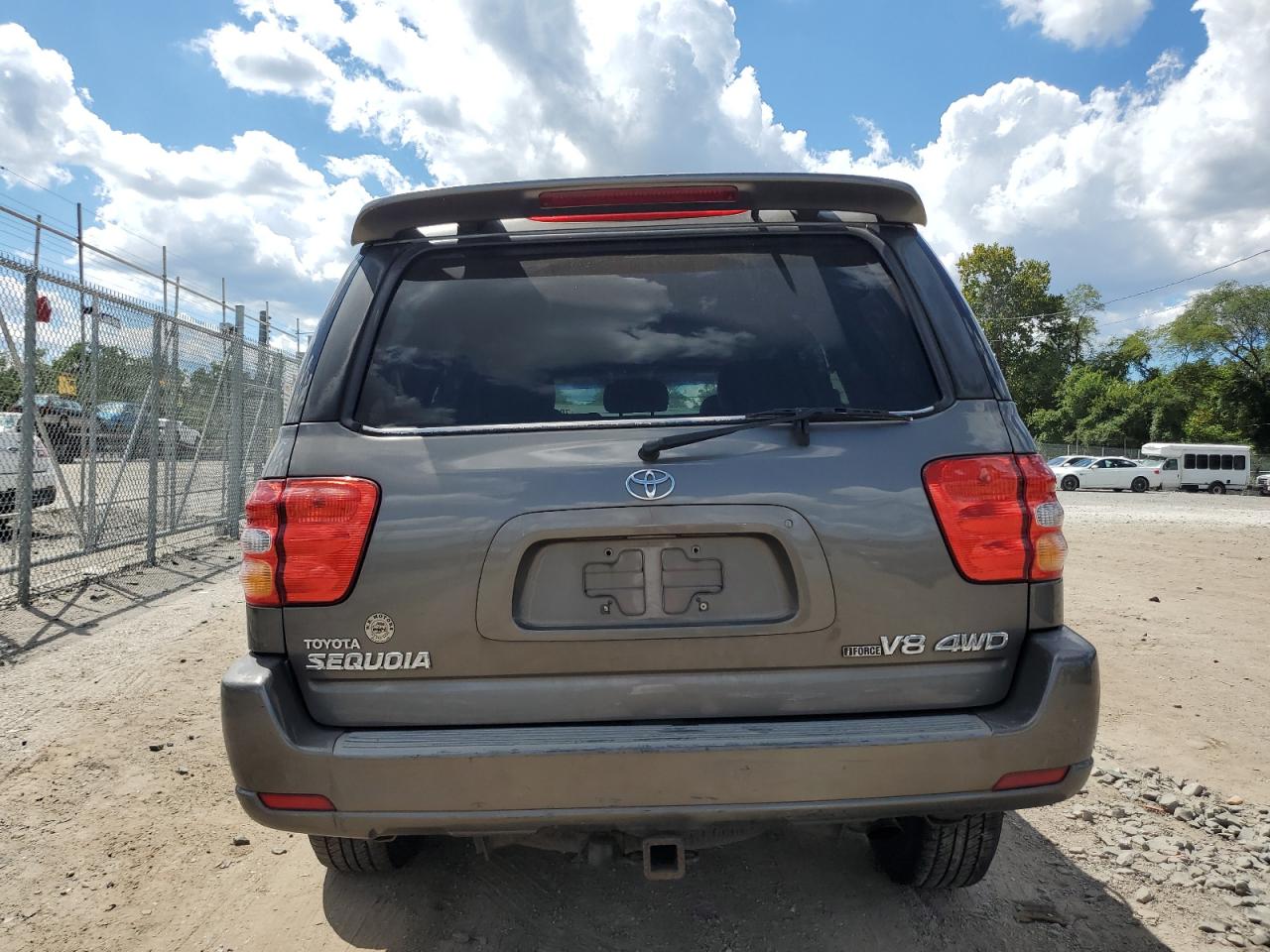 2004 Toyota Sequoia Limited VIN: 5TDBT48A24S210462 Lot: 70442245