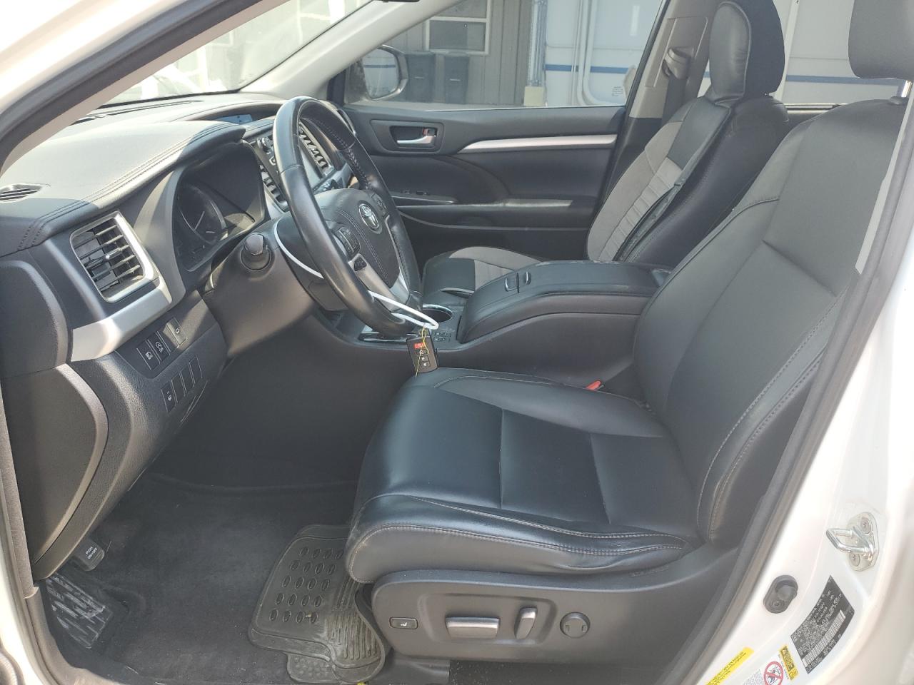 2018 Toyota Highlander Se VIN: 5TDKZRFH3JS244563 Lot: 67410305