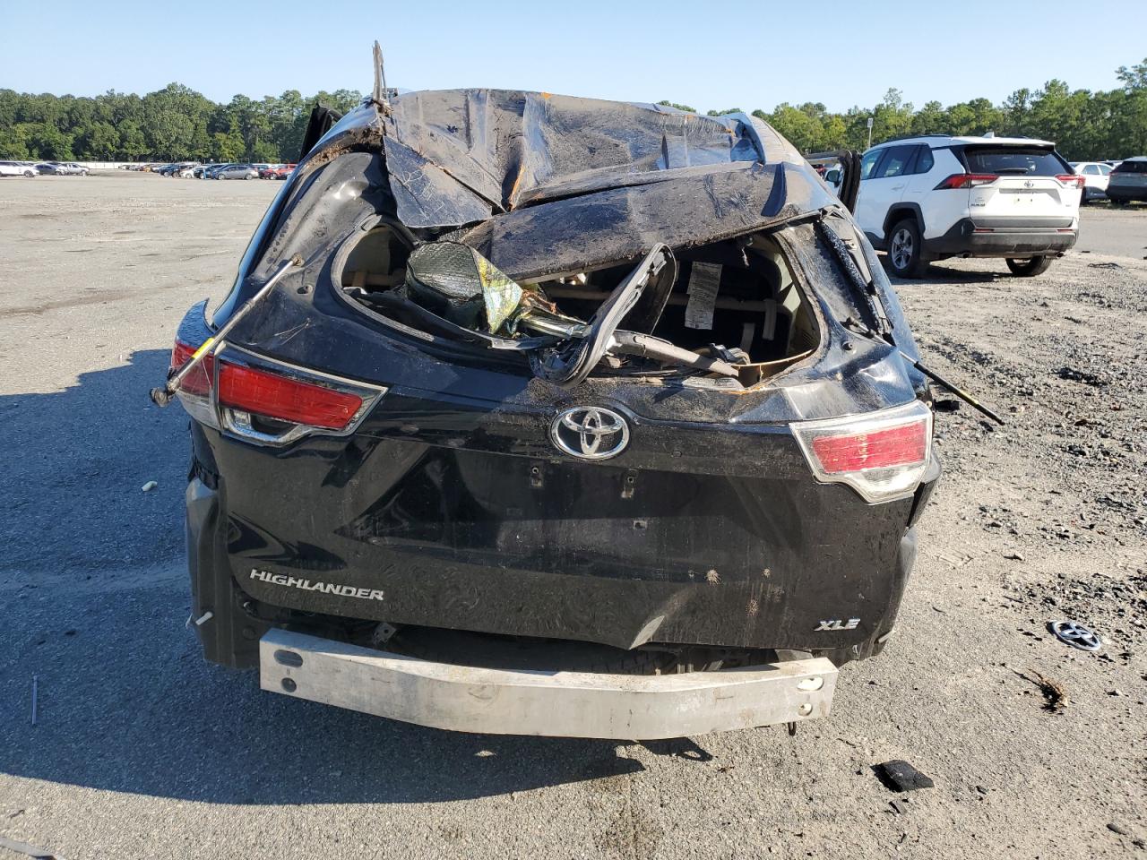 2016 Toyota Highlander Xle VIN: 5TDKKRFH0GS147074 Lot: 69668865