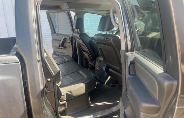 2005 NISSAN TITAN XE  