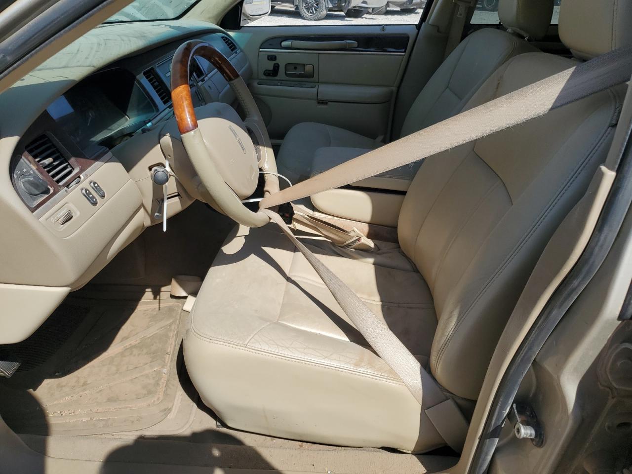 2007 Lincoln Town Car Signature Limited VIN: 1LNHM82W67Y614095 Lot: 69007265