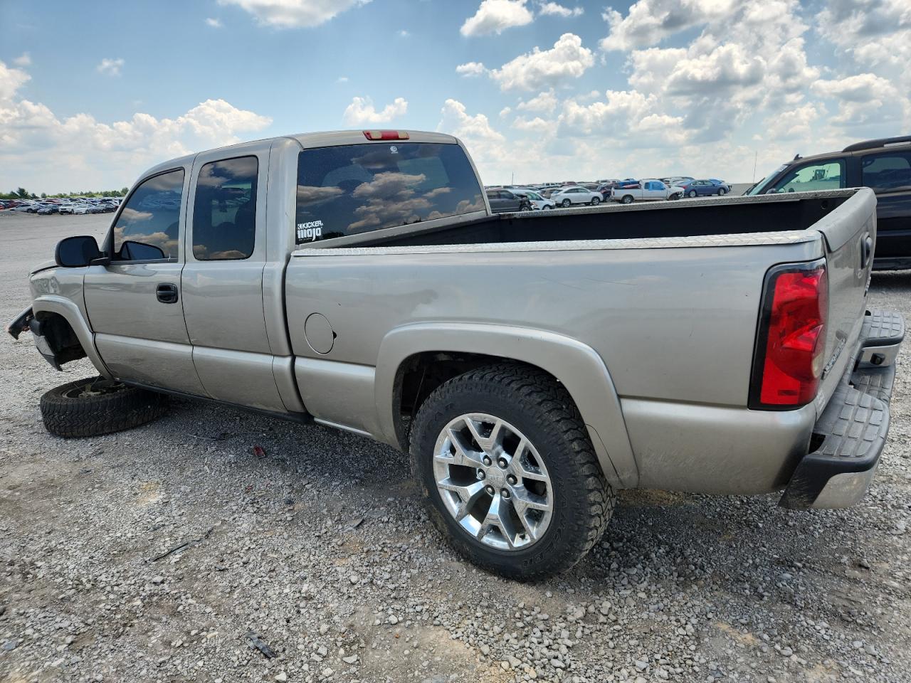 2003 Chevrolet Silverado K1500 beige pickup gas 1GCEK19V13E273220 photo #3