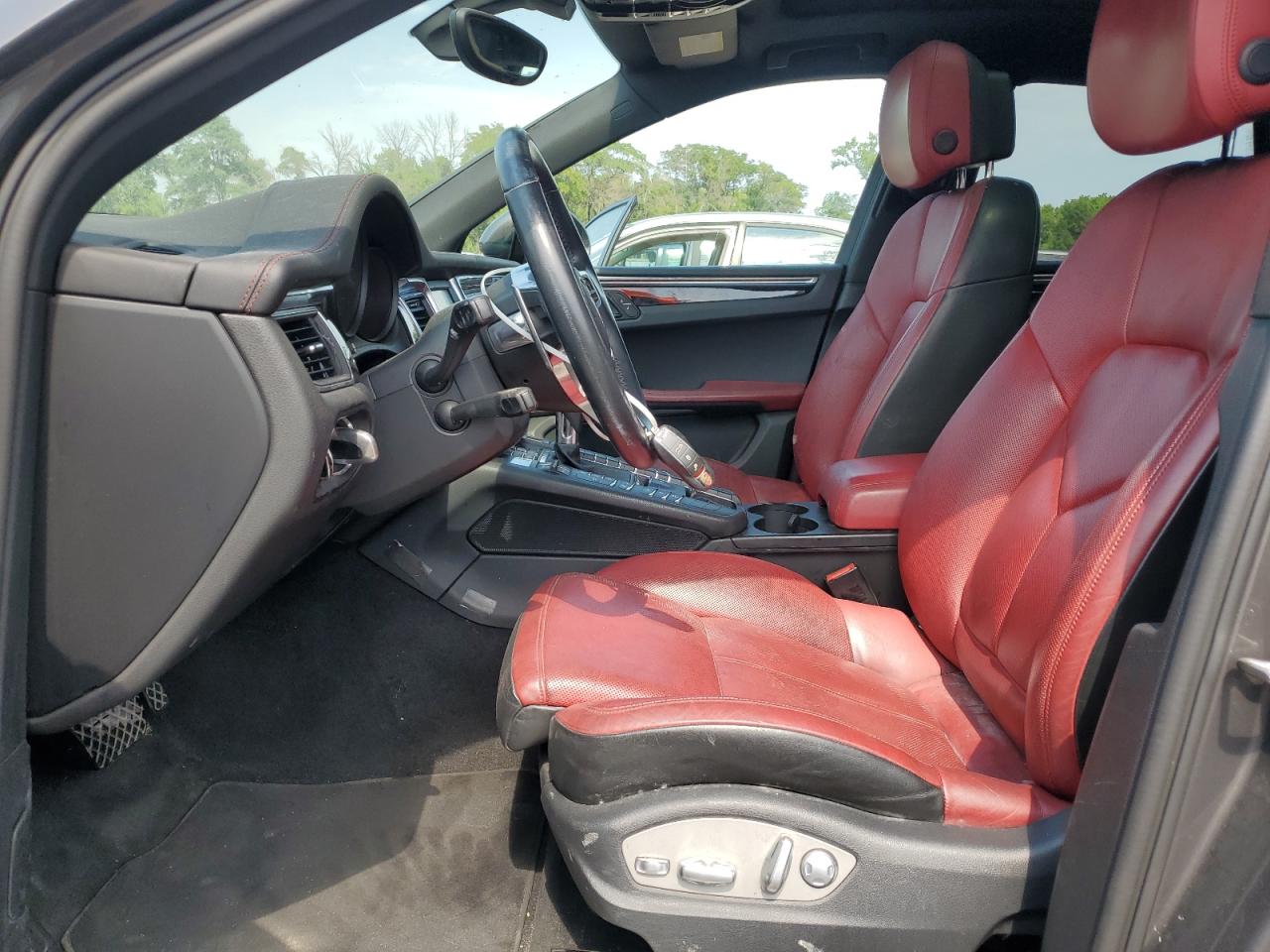 2015 Porsche Macan S VIN: WP1AB2A59FLB43894 Lot: 68826505