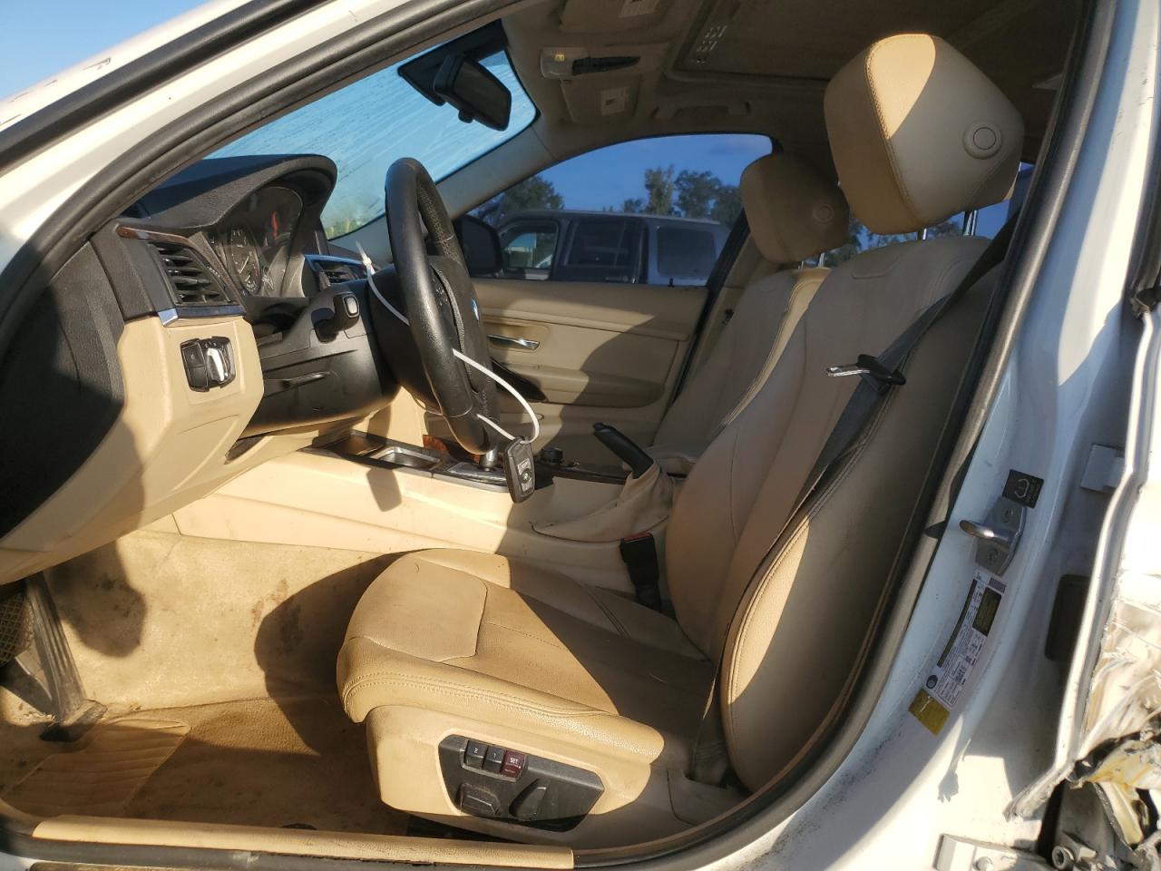 2015 BMW 320 I VIN: WBA3B1G51FNT02789 Lot: 70082545