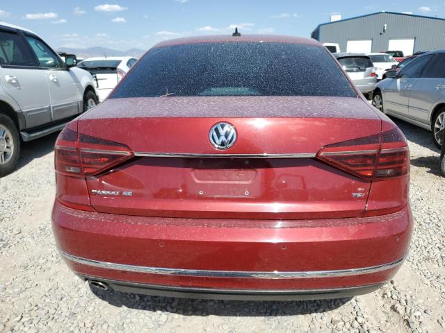  VOLKSWAGEN PASSAT 2017 Красный