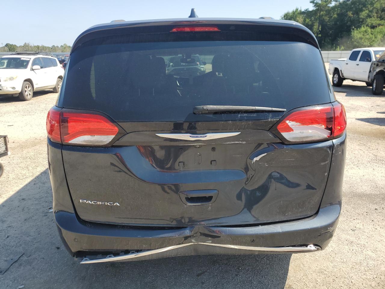 2020 Chrysler Pacifica Touring L VIN: 2C4RC1BG2LR112856 Lot: 68702405