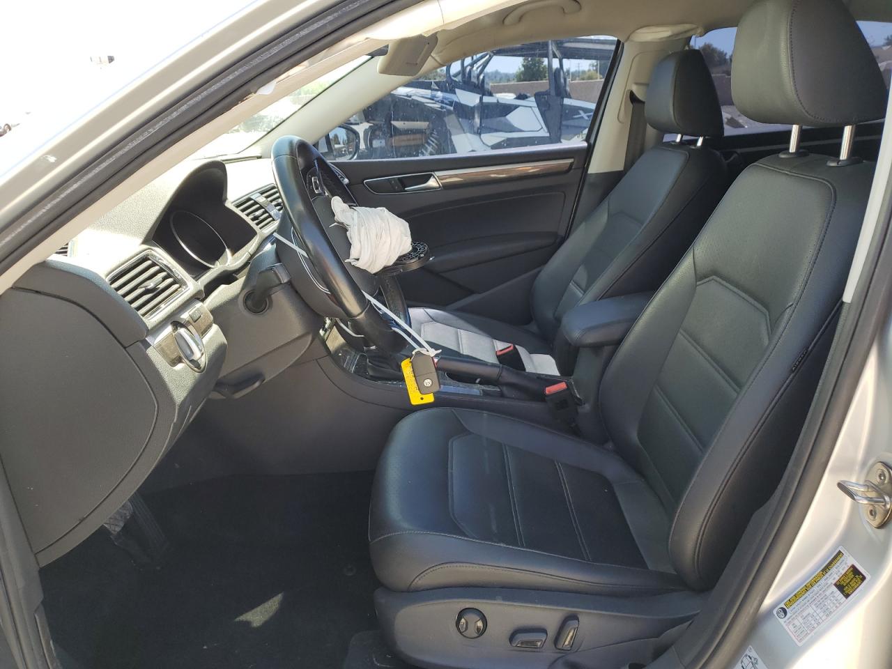 2018 Volkswagen Passat Se VIN: 1VWBA7A33JC022899 Lot: 69583485