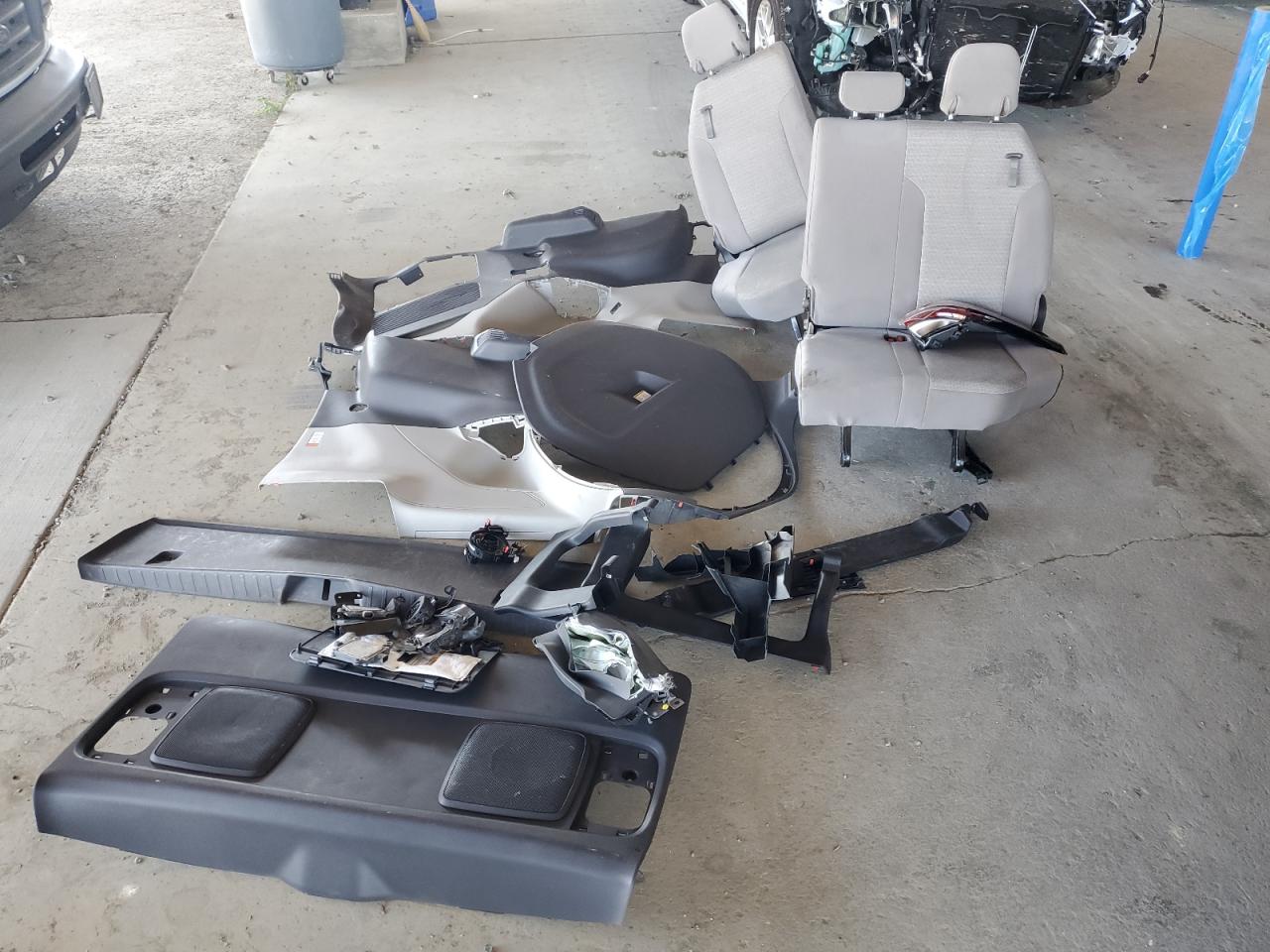 2021 Toyota Sienna Le VIN: 5TDKRKEC1MS035811 Lot: 68712235