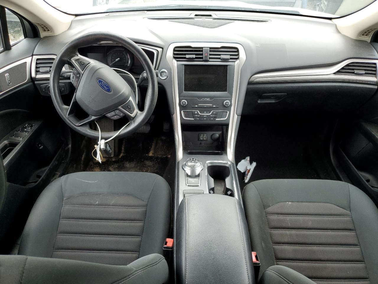 2019 Ford Fusion Se VIN: 3FA6P0LUXKR184053 Lot: 54042905