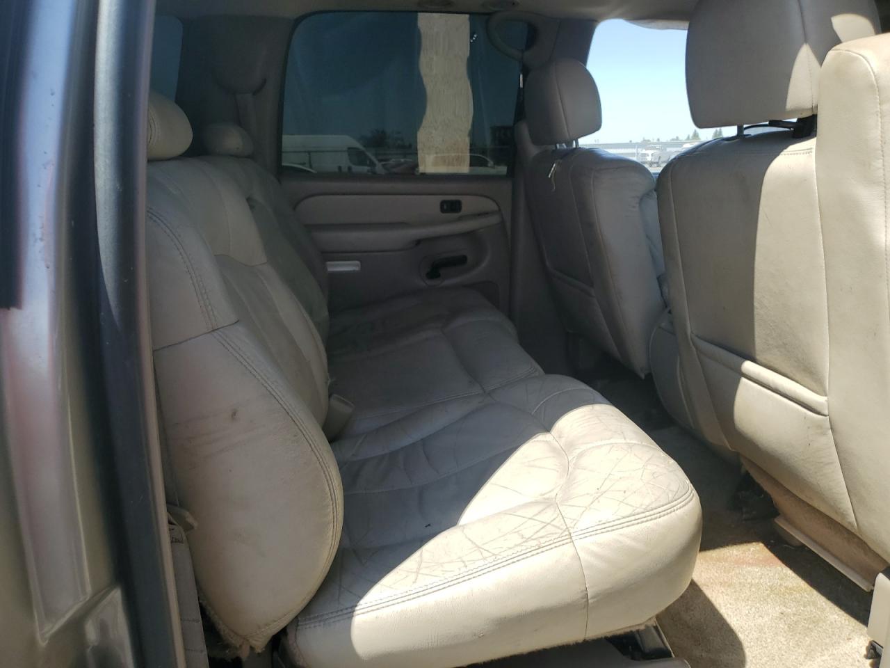 2002 Chevrolet Suburban K1500 VIN: 1GNFK16ZX2J328207 Lot: 69306575