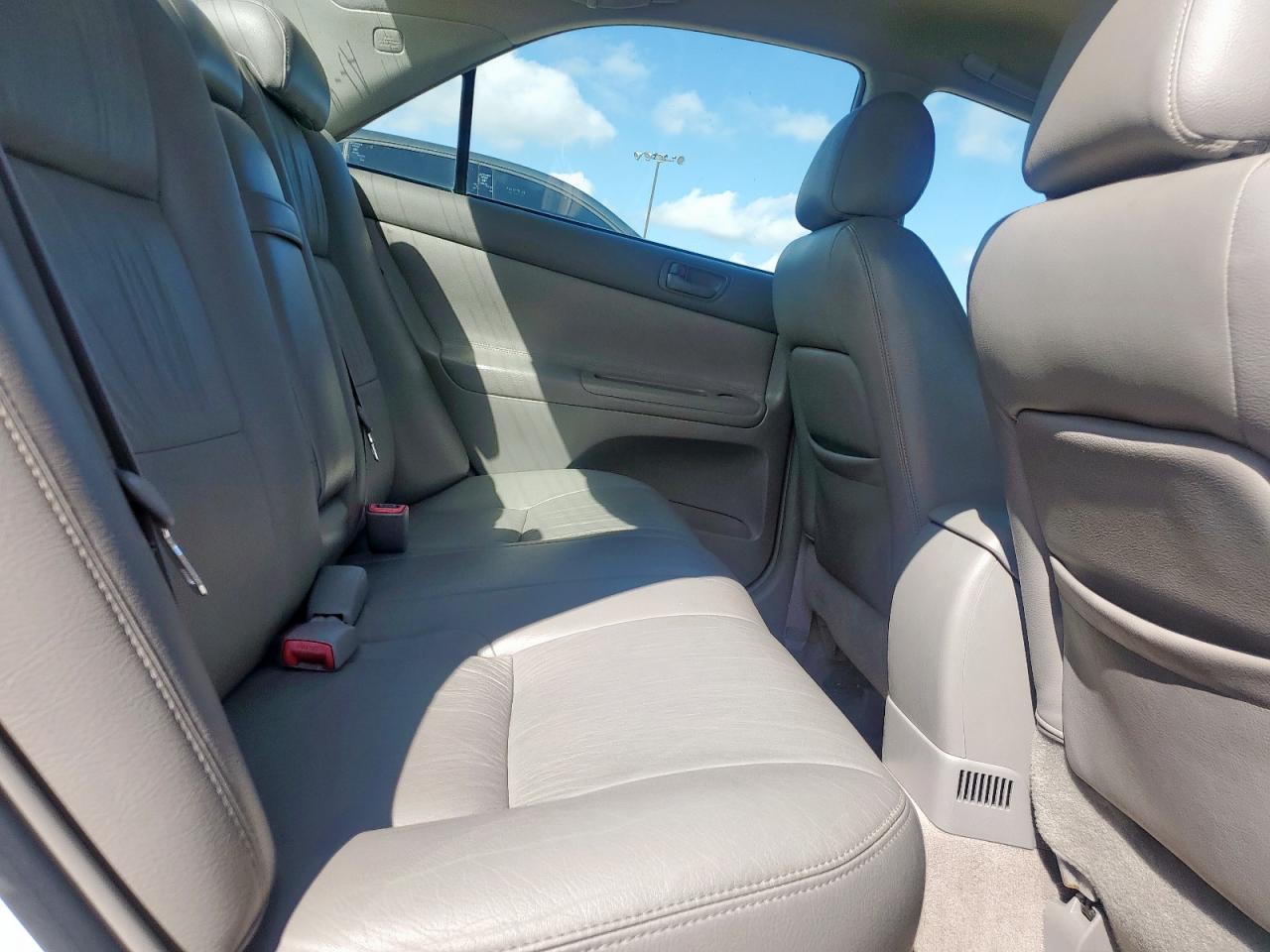 2004 Toyota Camry Le VIN: 4T1BE30K74U331794 Lot: 69005995