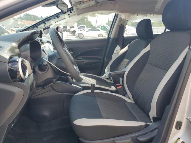 NISSAN VERSA 2020 Серебристый