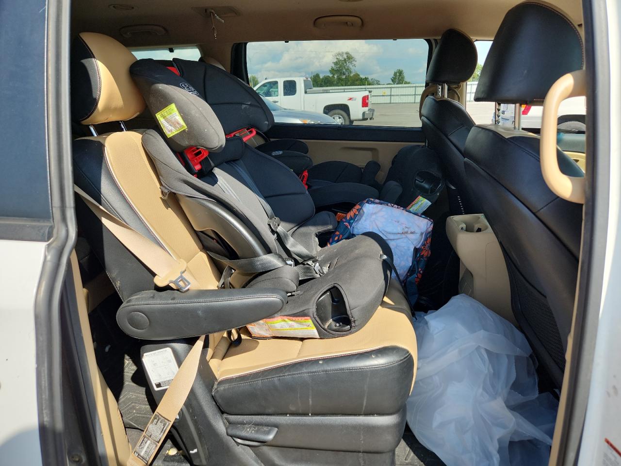 2017 Kia Sedona Lx VIN: KNDMB5C11H6320241 Lot: 70087565