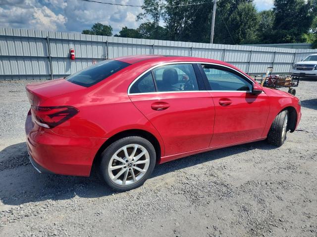  MERCEDES-BENZ A-CLASS 2019 Красный
