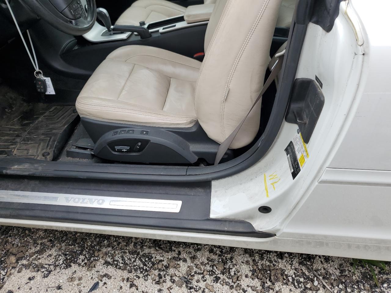 2011 Volvo C70 T5 VIN: YV1672MC1BJ108804 Lot: 69365575