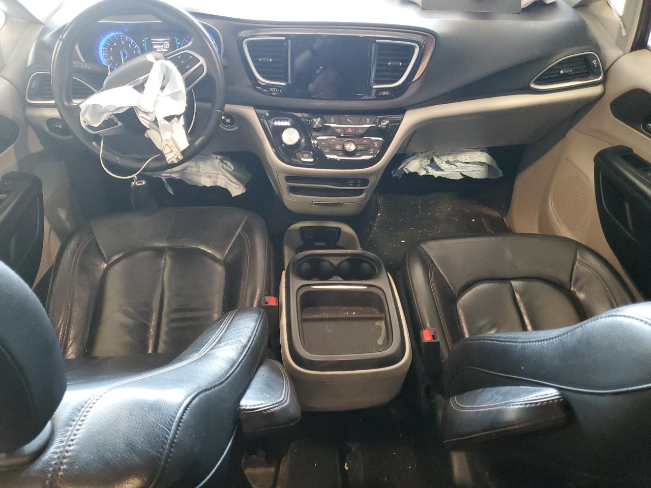 2017 Chrysler Pacifica Touring L VIN: 2C4RC1BG2HR795469 Lot: 68463335