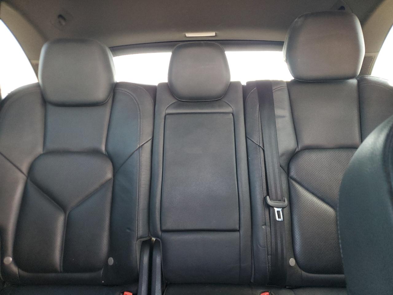 2012 Porsche Cayenne S Hybrid VIN: WP1AE2A26CLA93156 Lot: 70706125