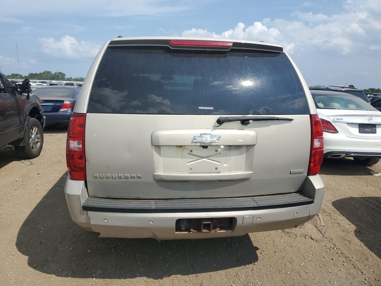 2007 Chevrolet Suburban K1500 VIN: 1GNFK163X7J359900 Lot: 67599015