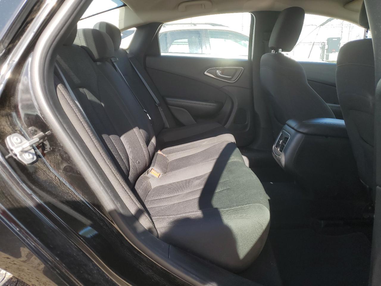 2016 Chrysler 200 Limited VIN: 1C3CCCAB7GN193299 Lot: 67455135