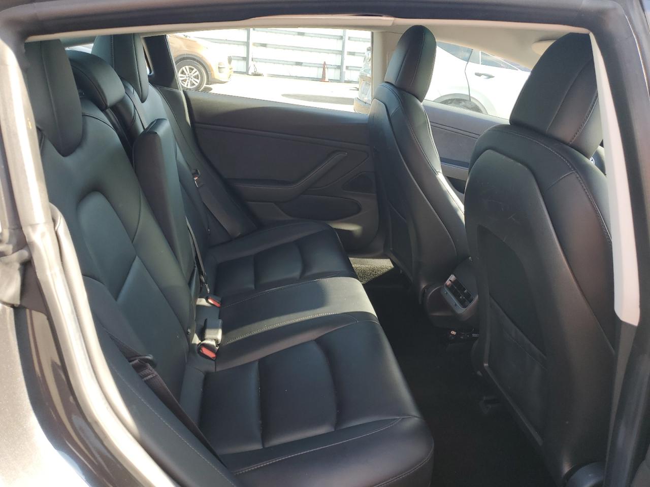 2018 Tesla Model 3 VIN: 5YJ3E1EAXJF045407 Lot: 68678025