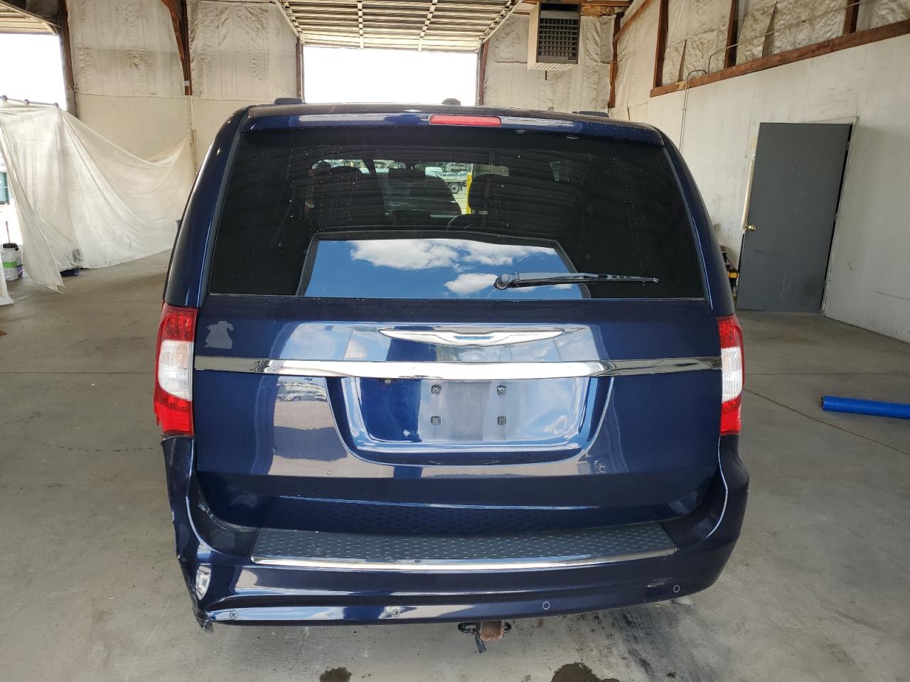 2015 Chrysler Town & Country Touring L VIN: 2C4RC1CG2FR529493 Lot: 70127455