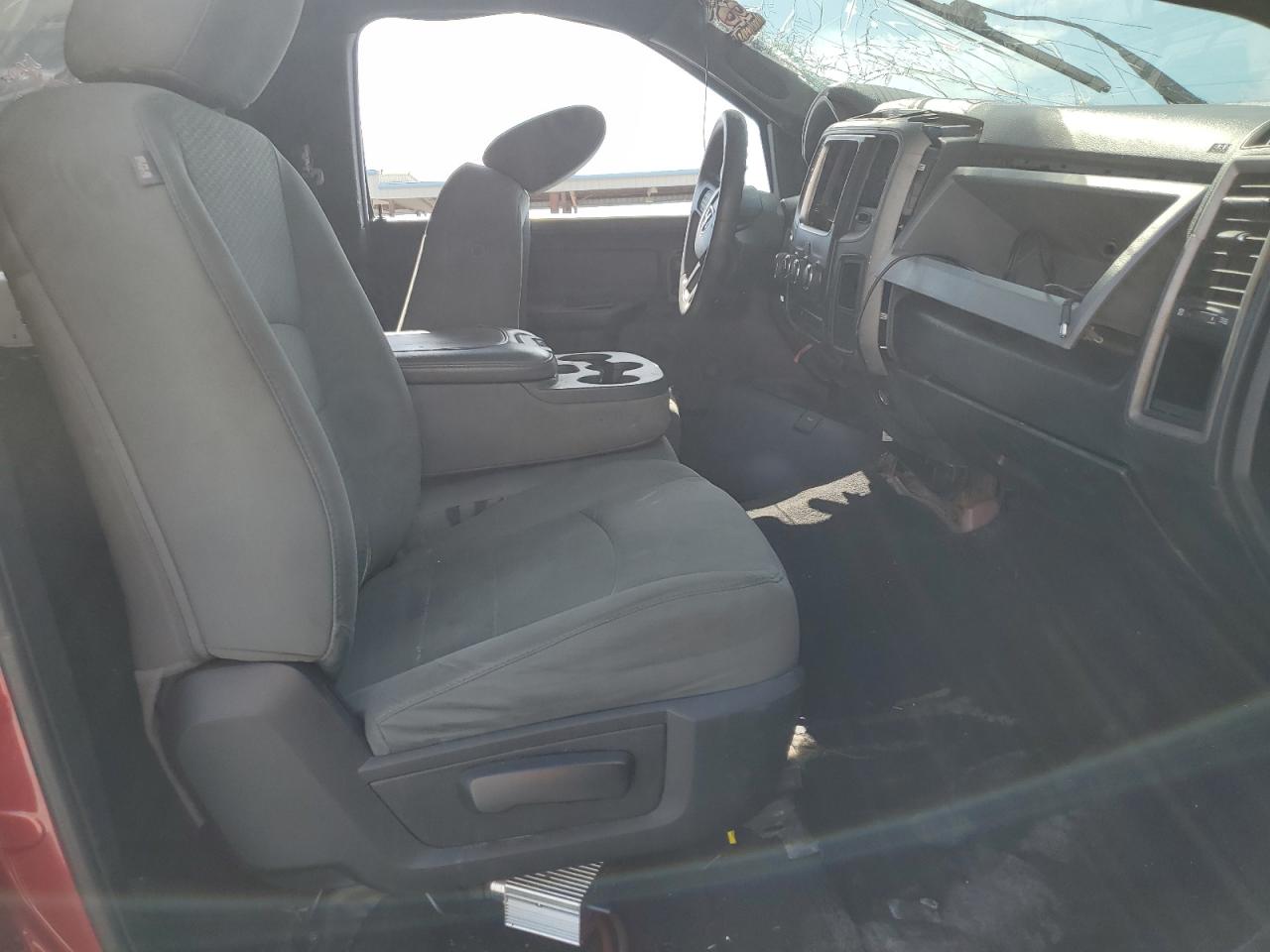 2014 Ram 1500 St VIN: 3C6JR6ATXEG205583 Lot: 68996095