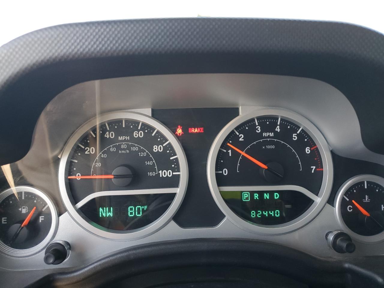 2010 Jeep Wrangler Sport VIN: 1J4AA2D10AL140155 Lot: 69392645