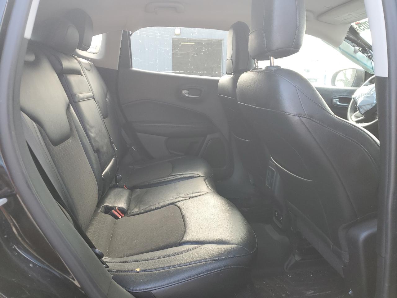 2018 Jeep Compass Latitude VIN: 3C4NJCBB3JT494281 Lot: 68525005