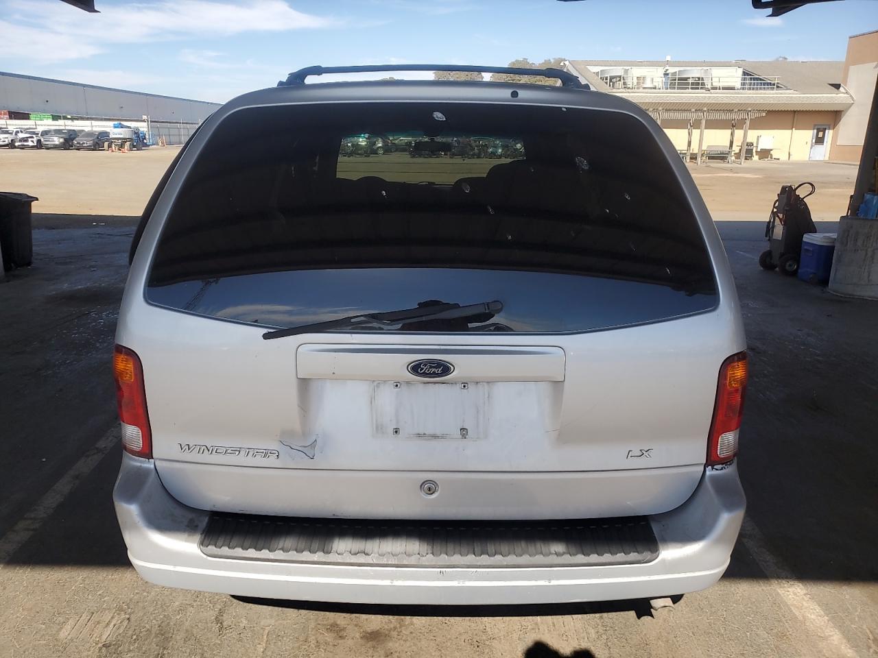 2002 Ford Windstar Lx VIN: 2FMZA51432BA56255 Lot: 69800115