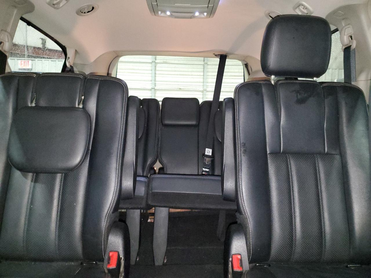 2013 Chrysler Town & Country Touring L VIN: 2C4RC1CGXDR585033 Lot: 70501395