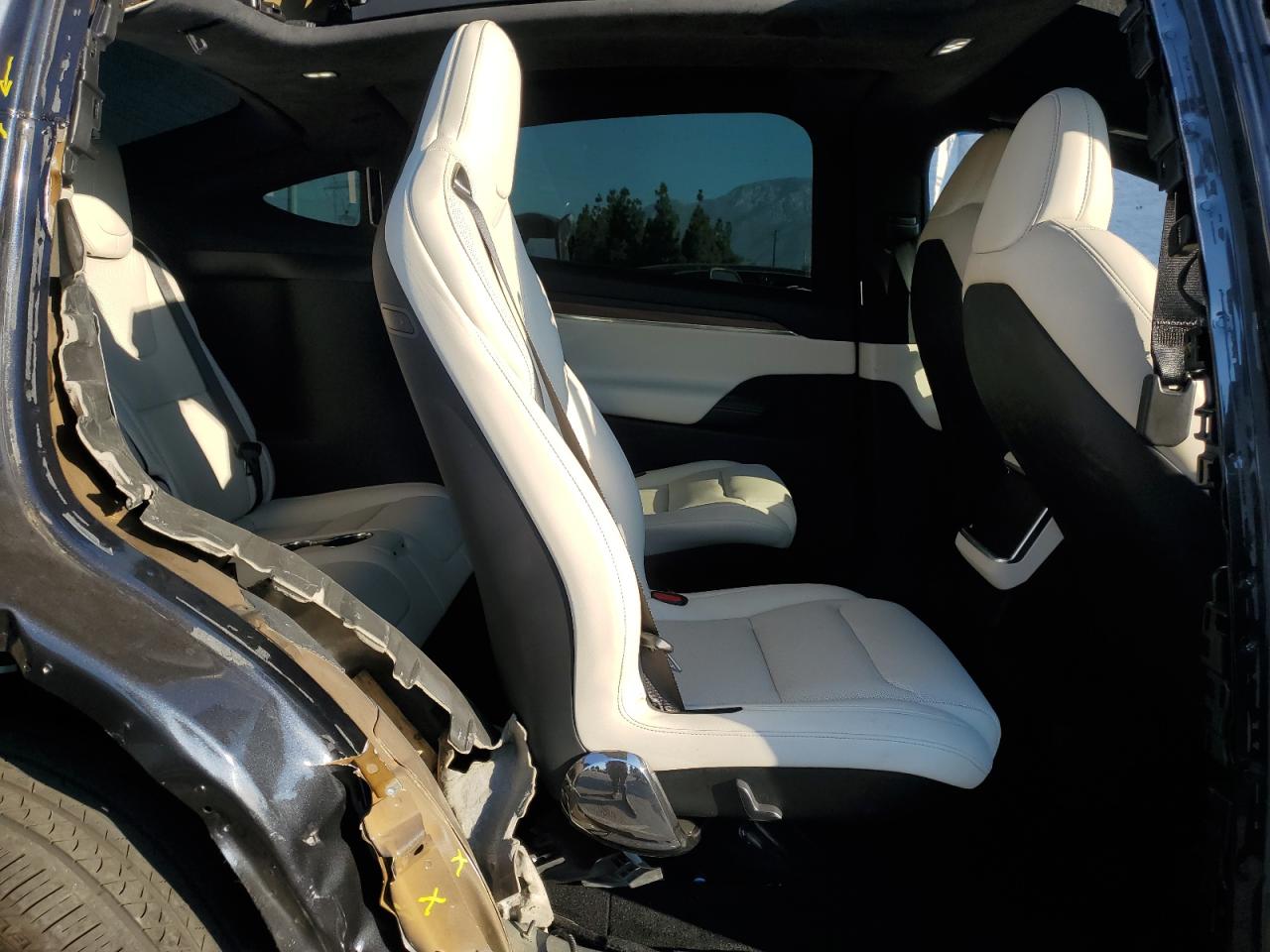 7SAXCBE53RF437000 2024 Tesla Model X