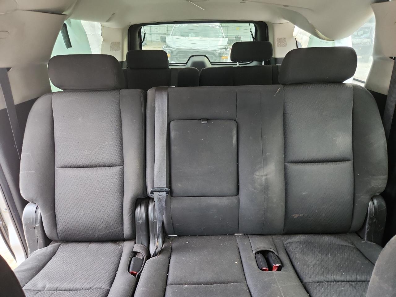 2010 Chevrolet Suburban C1500 Ls VIN: 1GNUCHE01AR192033 Lot: 70484255