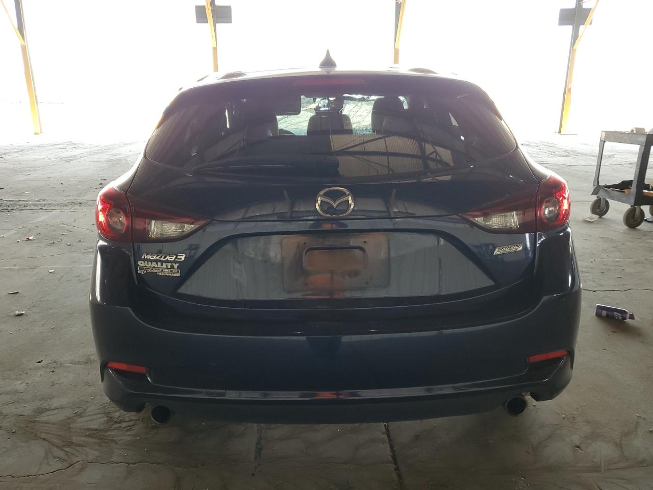 2018 Mazda 3 Touring VIN: 3MZBN1L39JM276713 Lot: 68395385